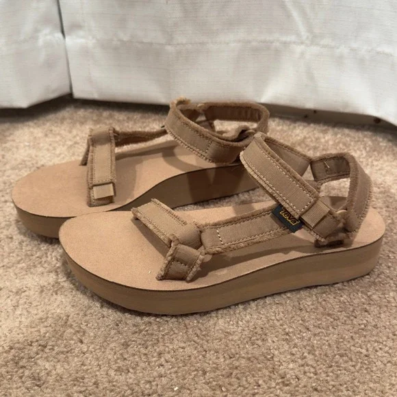 Teva Tan Platform Strappy Sandals - Picture 6 of 9